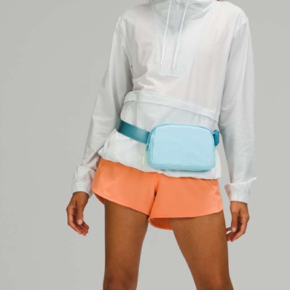 Lululemon Everywhere Belt Bag 1L | Icing Blue / Eton Blue - Picture 5 of 11